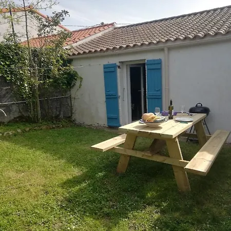 Le Des Megalithes Le Bernard